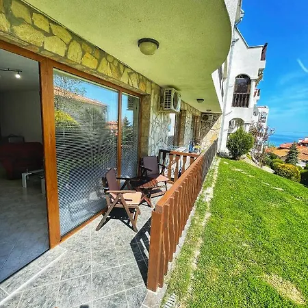Apartment Scr *